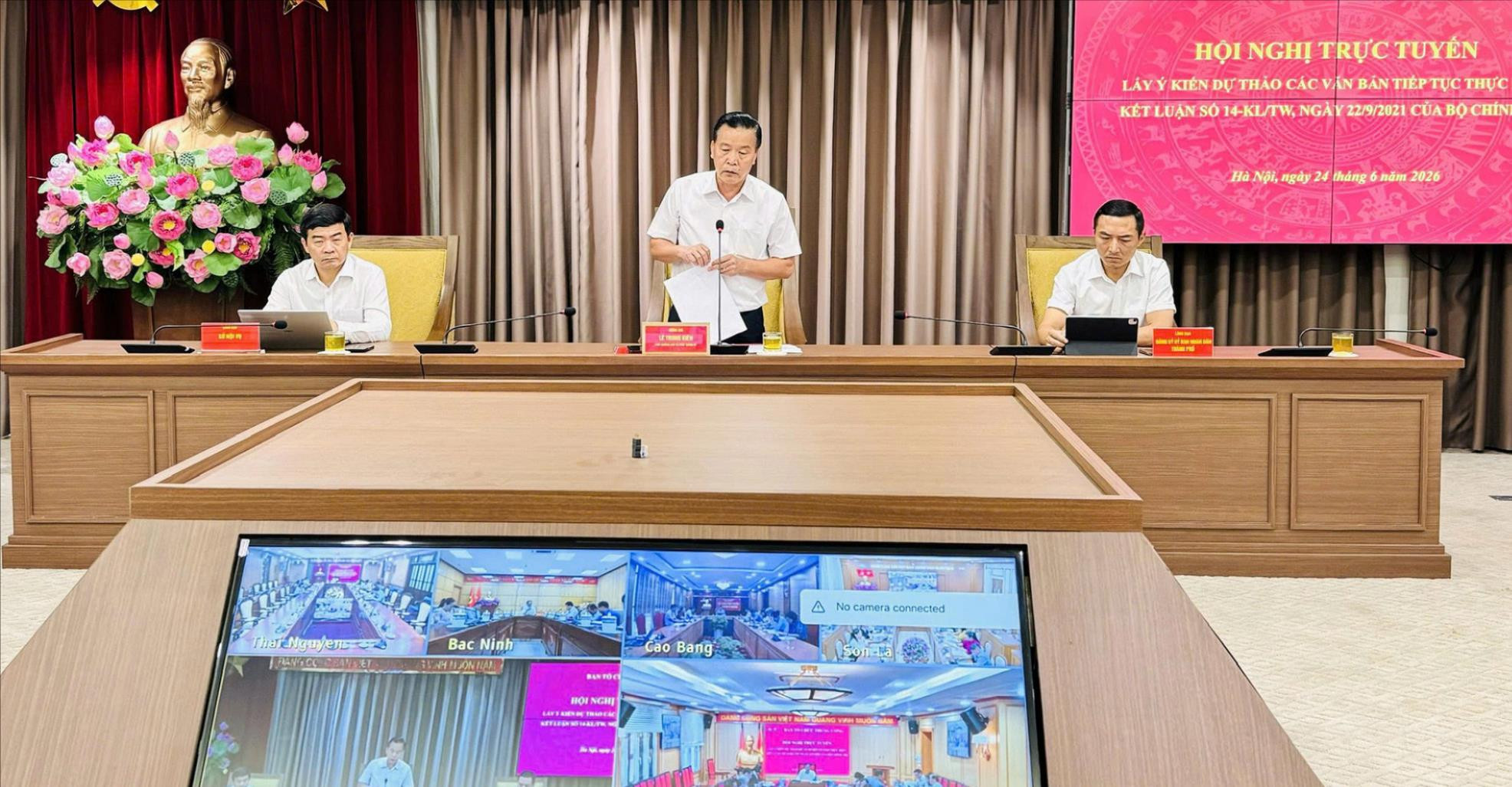 Hoàn thiện cơ chế để khuyến khích, bảo vệ cán bộ dám đổi mới