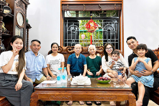 Xây dựng xã hội nhân văn từ “tế bào gia đình”